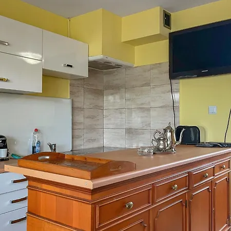 1 Bedroom Beautiful In Σπίτι διακοπών *