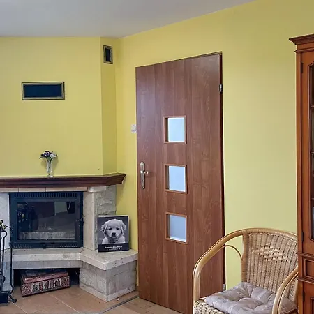 1 Bedroom Beautiful In Casa de Férias Nowe Warpno