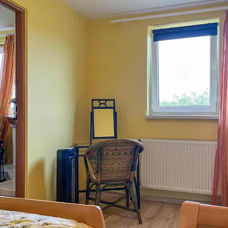 1 Bedroom Beautiful In Casa de Férias *