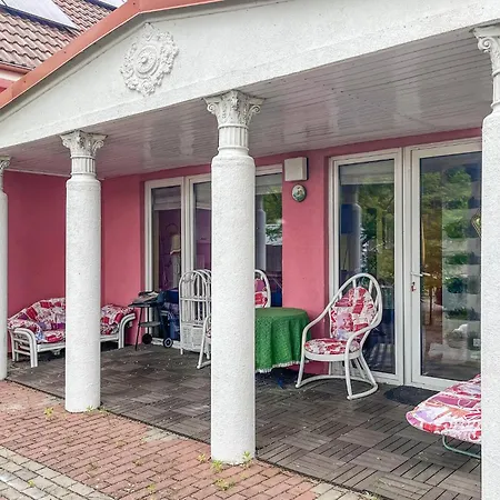 1 Bedroom Awesome In Semesterbostad *